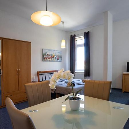 Studio Wellnerova 3 Apartment Olomouc Bagian luar foto