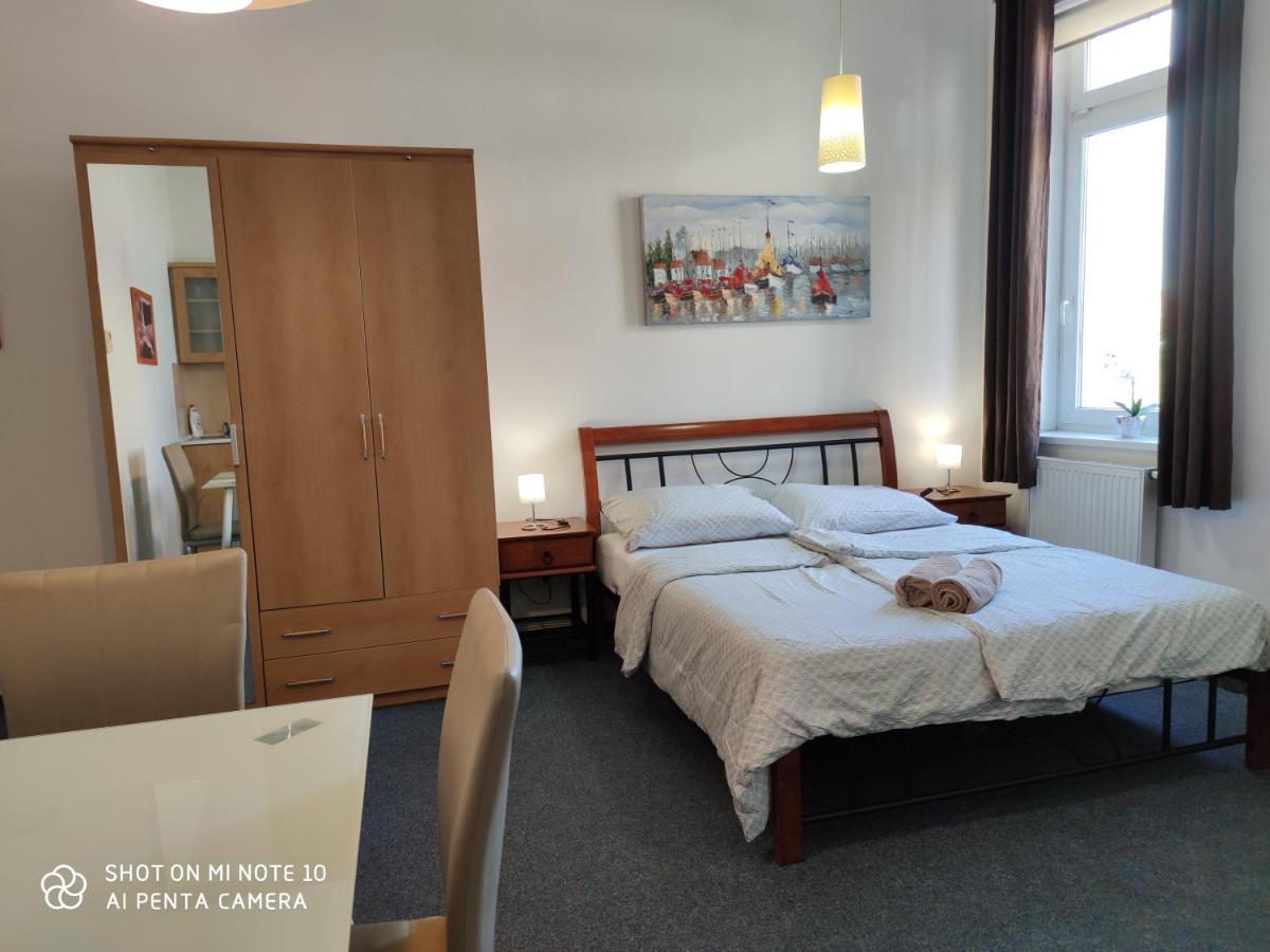 Studio Wellnerova 3 Apartment Olomouc Bagian luar foto