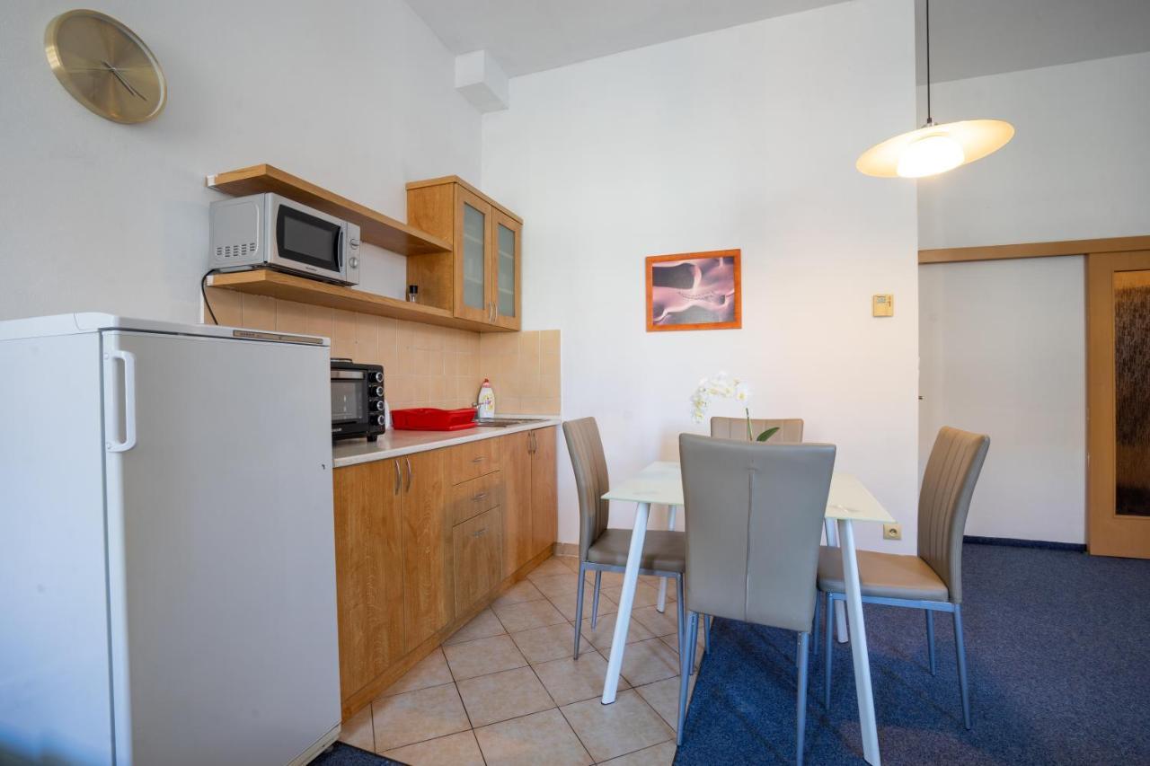 Studio Wellnerova 3 Apartment Olomouc Bagian luar foto