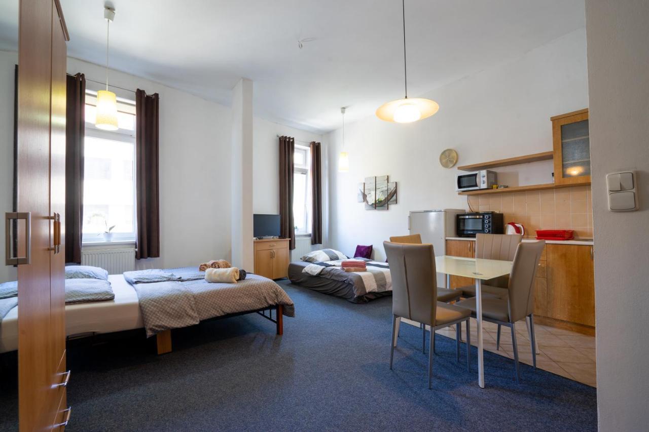 Studio Wellnerova 3 Apartment Olomouc Bagian luar foto